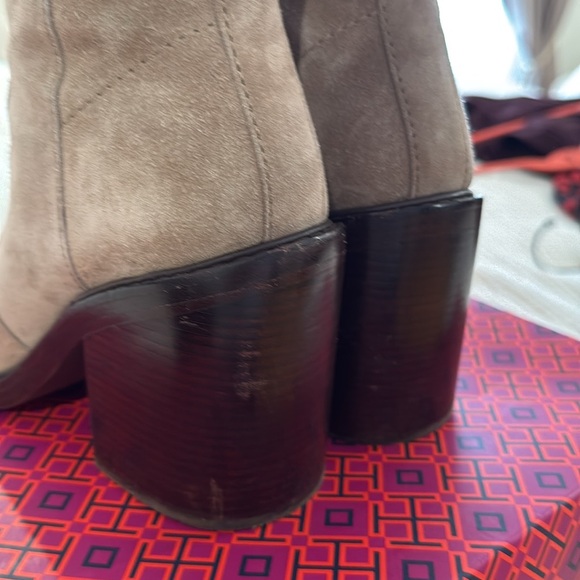 Suede boots - Picture 4 of 7